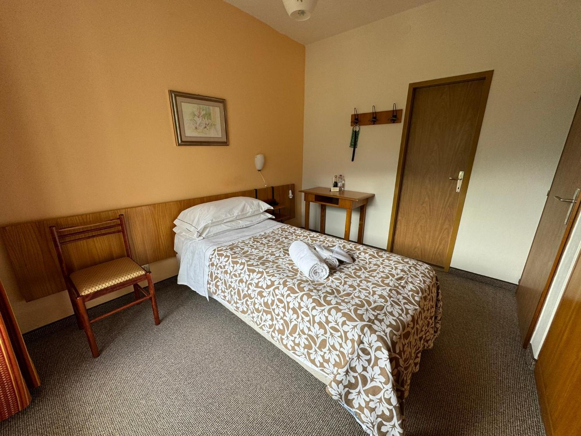 מולבנו Garden Hotel Bellariva חדר תמונה